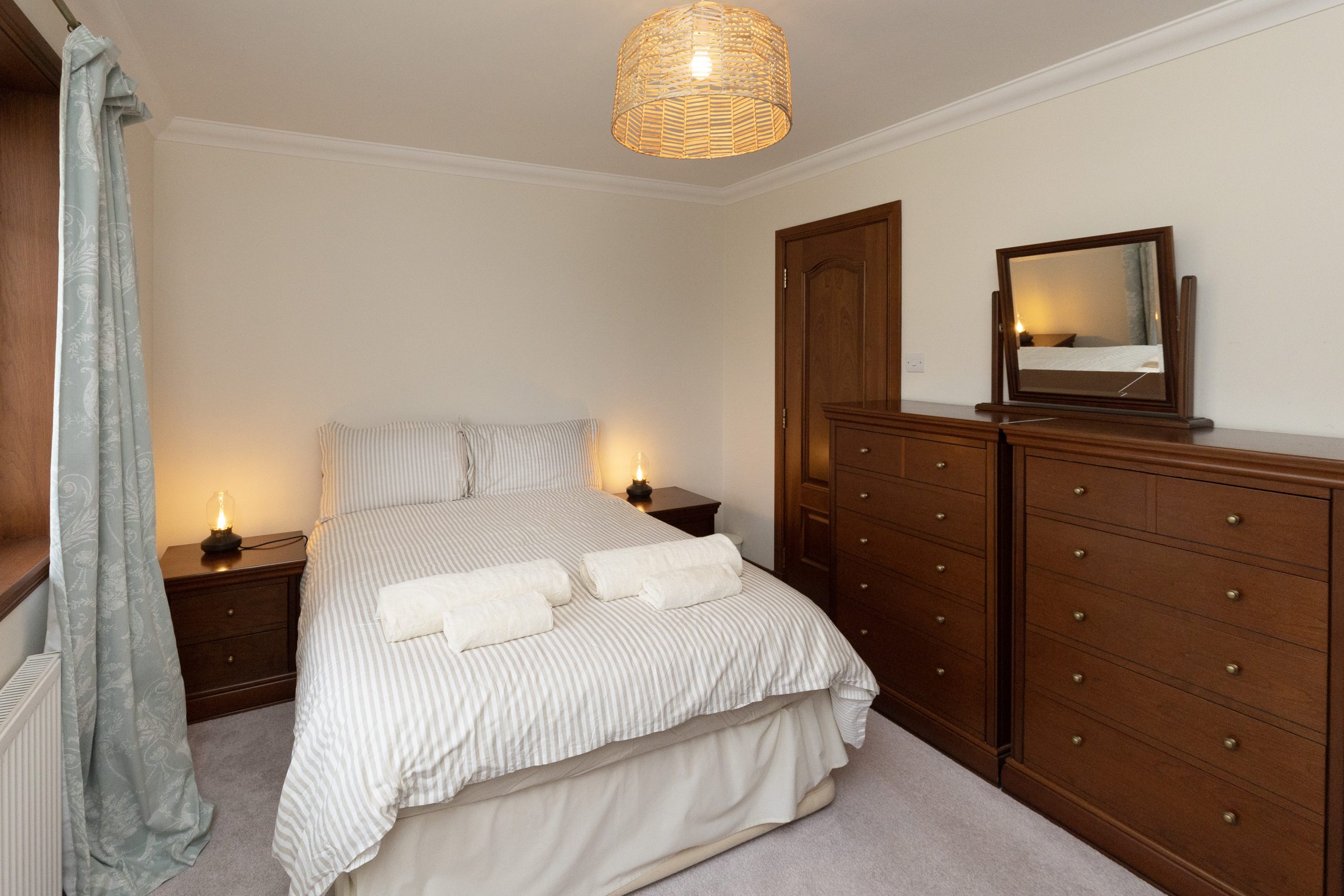 Master bedroom at Cairinis